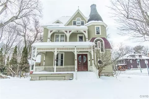 302 Keyes Ave, Watertown, NY 13601