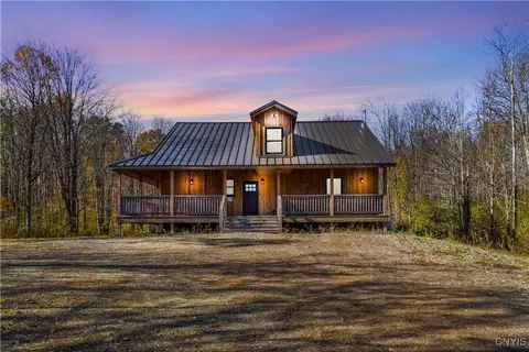 439 Towsley Rd, Albion, NY 13142