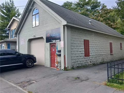 407 Wolf St, Syracuse, NY 13208