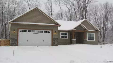 8835 Fr Front Gaskin Rd, Clay, NY 13135