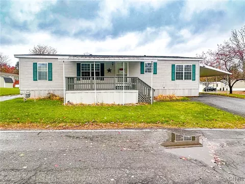 2 Treestump Dr, Clinton, NY 13323