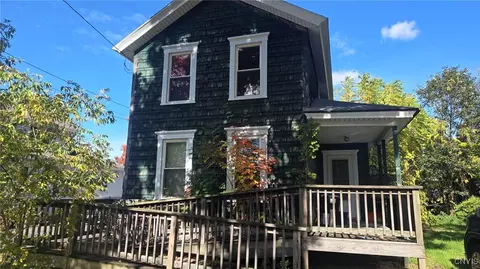 220 W Ellis St, East Syracuse, NY 13057