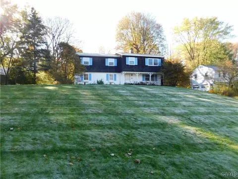 121 Pine Ridge Rd, Fayetteville, NY 13066