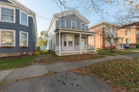 148 W 7th St, Oswego, NY 13126