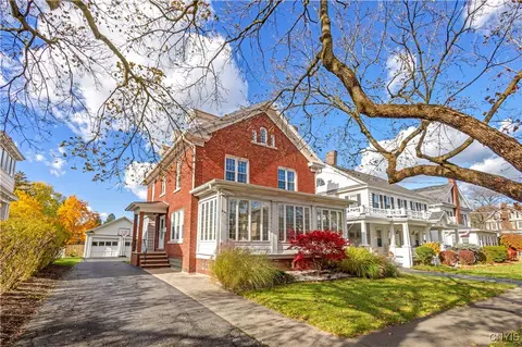 221 Hampton Rd, Syracuse, NY 13203