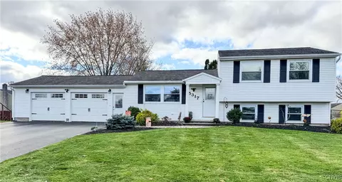 5317 Fortuna Pkwy, Clay, NY 13041