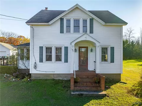 147 W Myers Rd, Oswego, NY 13126