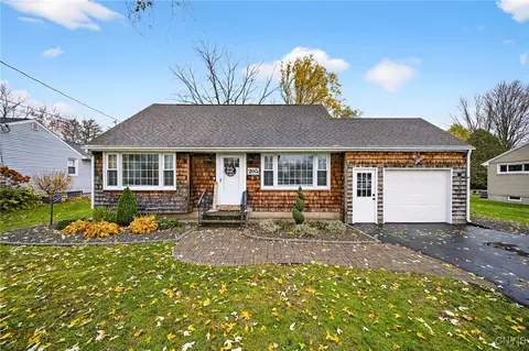 205 Sunset Dr, East Syracuse, NY 13057