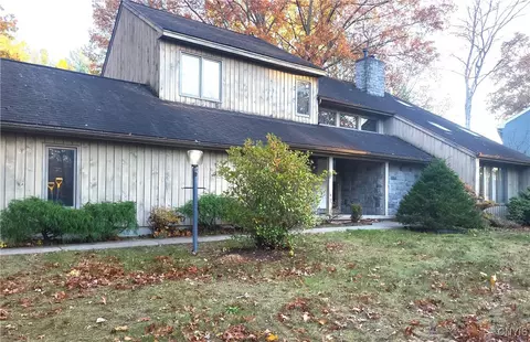 2 Shadowbrrok Dr, Clifton Park, NY 12065