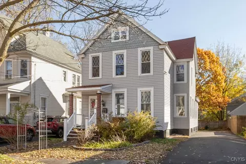 810 Turtle St, Syracuse, NY 13208