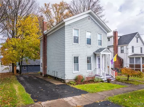 12 Pine St, Whitestown, NY 13492