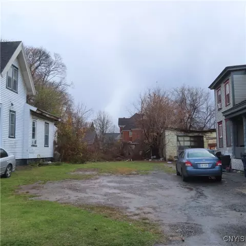 447 Shonnard St, Syracuse, NY 13204