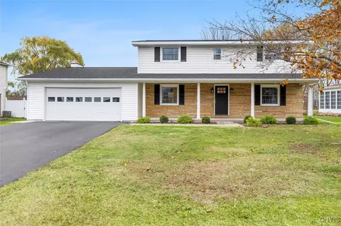 7951 Boxford Rd, Clay, NY 13041