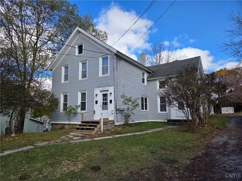 1011 Gotham St, Watertown, NY 13601