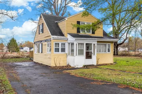 404 W Roswell Ave, Onondaga, NY 13120