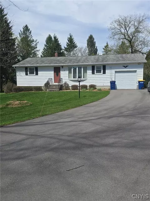 7167 Broadfield Rd, Pompey, NY 13078