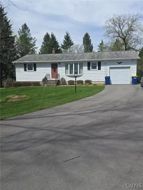 7167 Broadfield Rd, Manlius, NY 13104