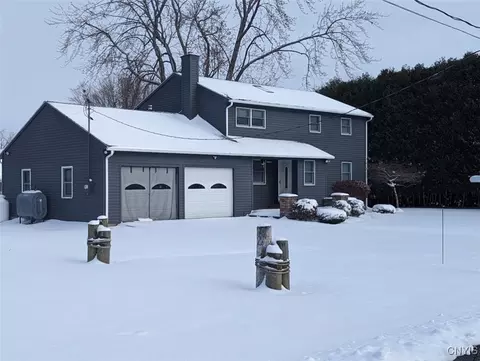 1001 Birch Ln, Vienna, NY 13157