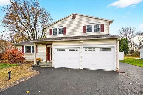 7949 Boxford Rd, Clay, NY 13041