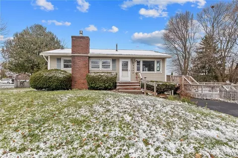 4550 Wilcox Pl, Onondaga, NY 13078