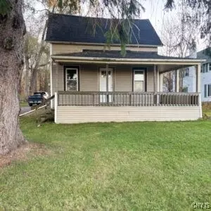 59 Montgomery St, Parish, NY 13131