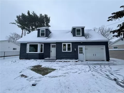 107 Colonial Dr, Syracuse, NY 13212