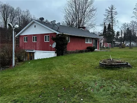352 North St, Winfield, NY 13491