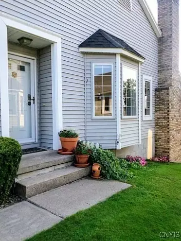 21 Nouveau Pl, Perinton, NY 14450
