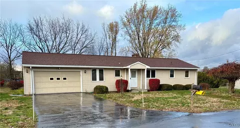 105 Poole Rd, Syracuse, NY 13214