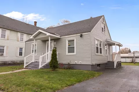20 Gardner St, Whitestown, NY 13492