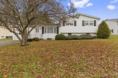 42 Westwood Dr, Auburn, NY 13021