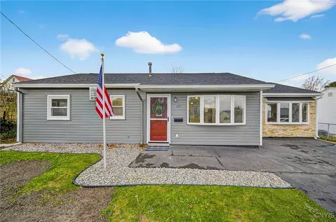 215 Tower Ave, Salina, NY 13206