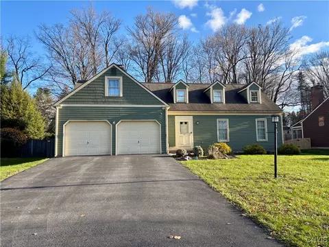 7360 Eastgate Cir, Salina, NY 13090