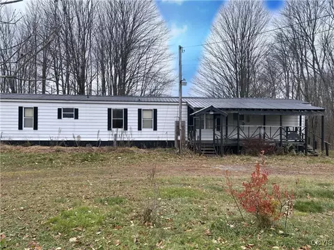 499 Baldwin Rd, Volney, NY 13069
