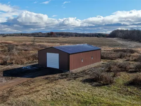 37002 Nys Rte 12 E, Clayton, NY 13624