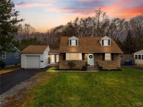 504 Beverly Dr, Syracuse, NY 13219