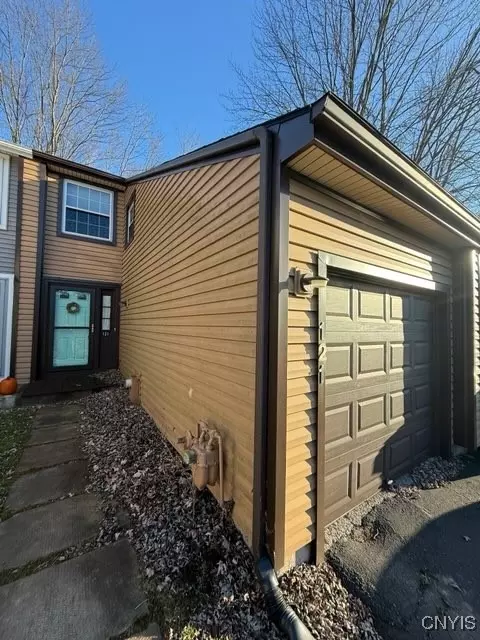 121 Softwind Cir, Van Buren, NY 13027