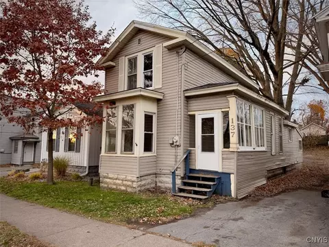 137 W Bridge St, Oswego, NY 13126