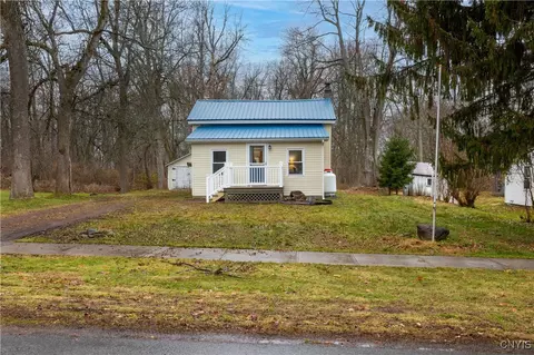 651 S James St, Cape Vincent, NY 13618