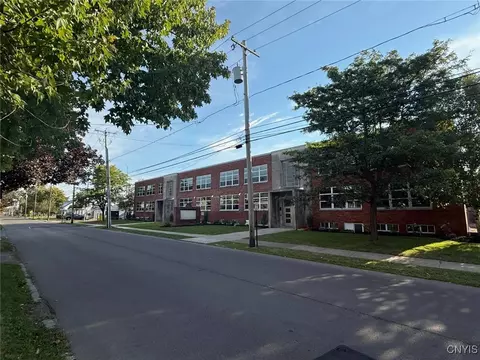 214 Kinne St #105, East Syracuse, NY 13057