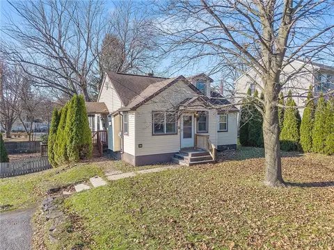 121 Gillespie Ave, Syracuse, NY 13219