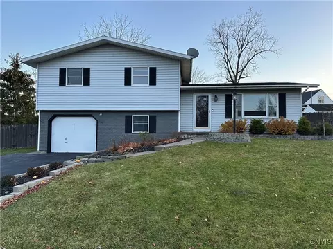 90 S Pollard Dr, Fulton, NY 13069