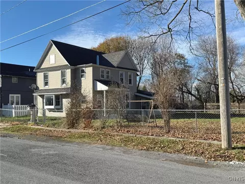 379 Pawling St, Watertown, NY 13601