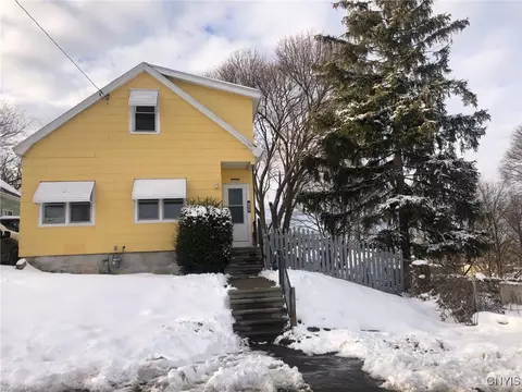 110 Spring Ln, Syracuse, NY 13208