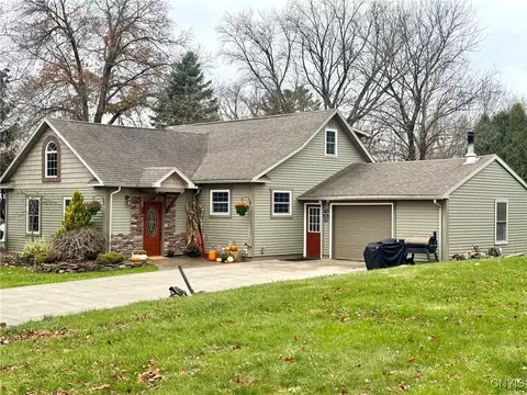 7 View Rd, Pulaski, NY 13142