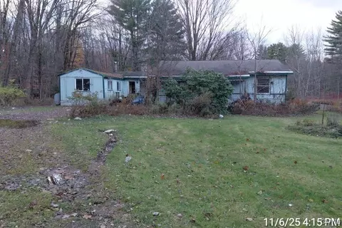 31 Cemetary Rd, Constantia, NY 13044