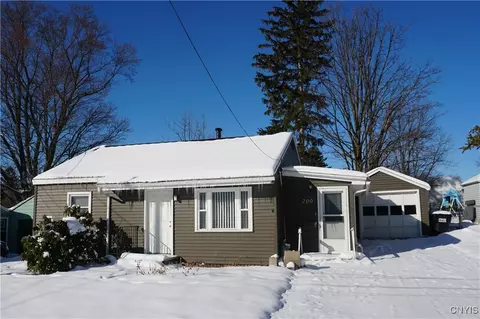 200 Vardon St, Salina, NY 13088
