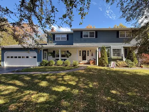 8150 Old Sunridge Dr, Manlius, NY 13104