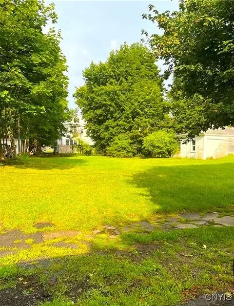 310 Buckingham Ave #12, Syracuse, NY 13210