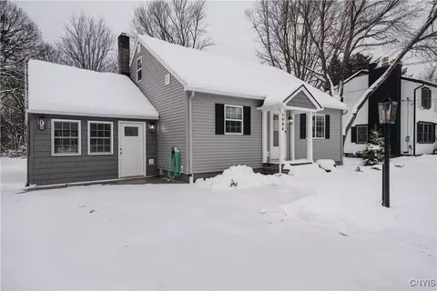 5986 Smith Rd, Syracuse, NY 13212